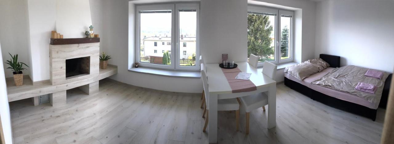 Soukromy Pokoj S Kuchyni A Koupelnou V Radovce Nove Mesto na Morave Esterno foto
